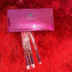 Set of 4 Pink brushes